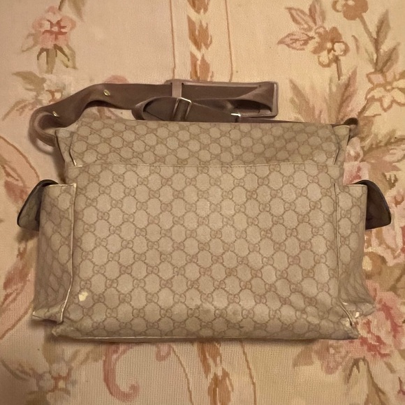 Gucci Supreme Diaper Bag - Picture 4 of 15
